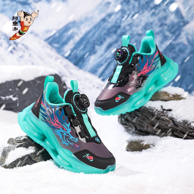 Zapatos deportivos para niños 2025, nuevo otoño y invierno con piel de terciopelo grueso impermeable y antideslizante, zapatos de algodón calientes para niños