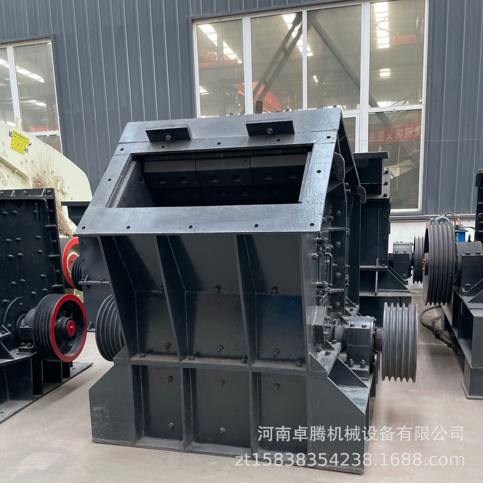 大型建筑垃圾硬岩水泥块石料大口径反击式碎石机打砂机石头制砂机