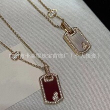 麒麟无事牌葫芦项链女18K玫瑰金红玉髓白贝母吊坠方形满钻锁骨链