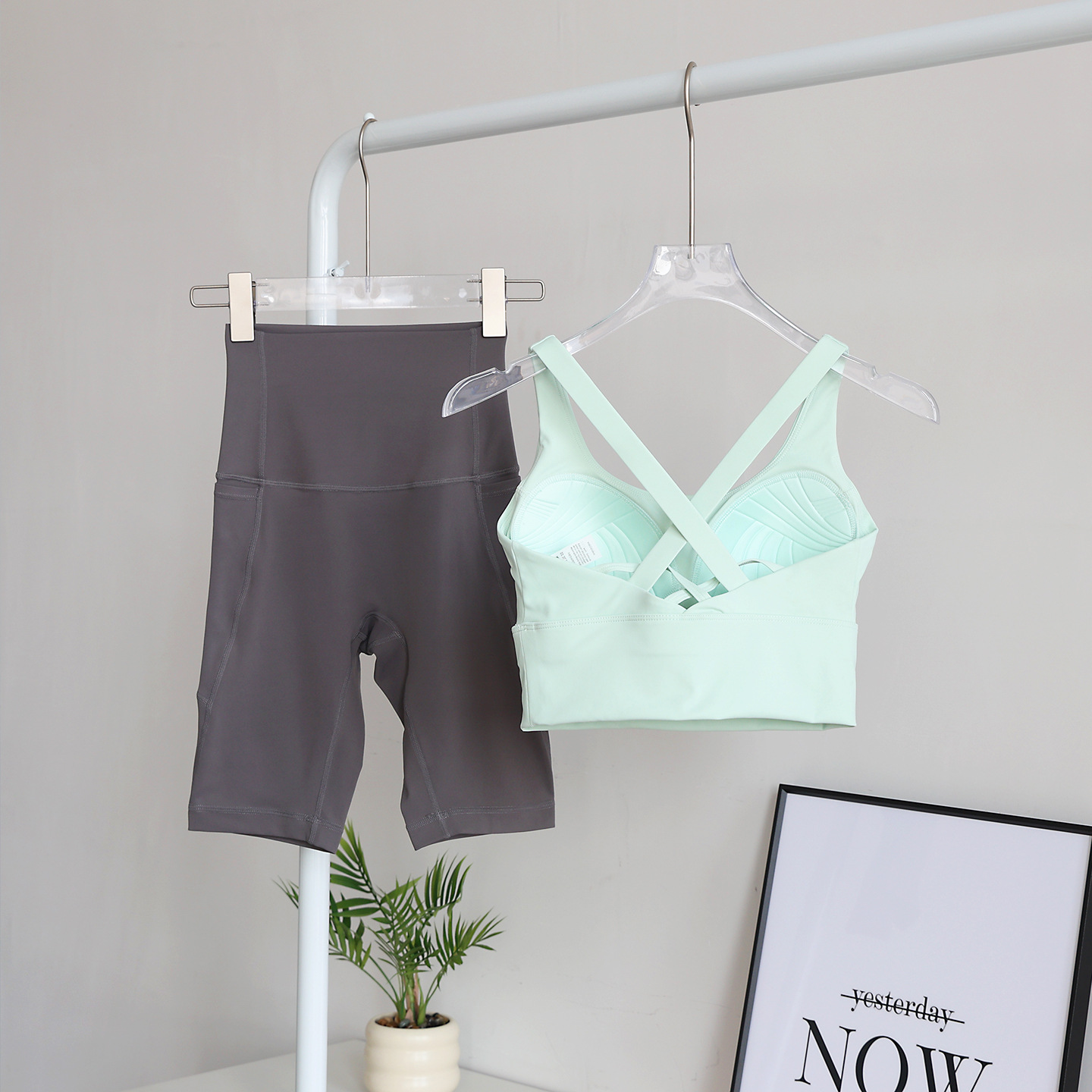 Yoga Clothing Suit for Women Summer 2025 New High-End Pilates Training Fitness Clothing Cycling Pants Sports Vest