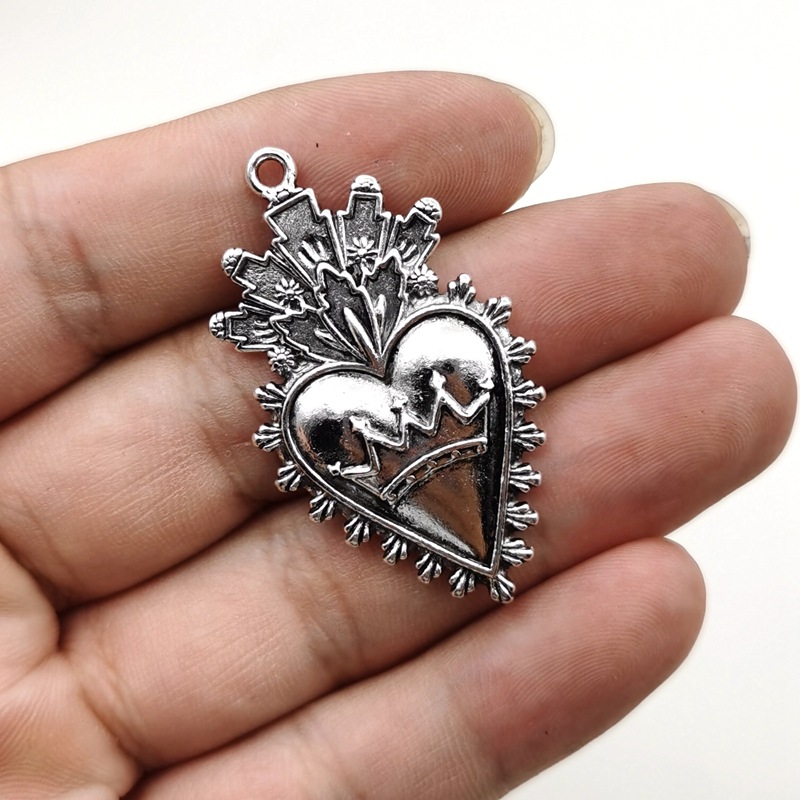 1 Piece Quantity 1 Piece Zinc Alloy Gold Plated Heart Shape Pendant