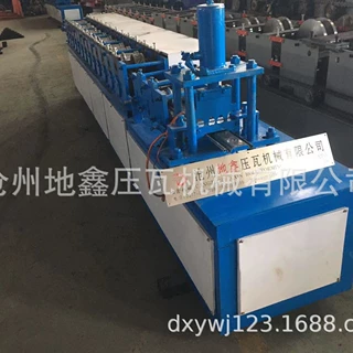 定制压花卷帘门机器卷帘门设备沧州地鑫压瓦机