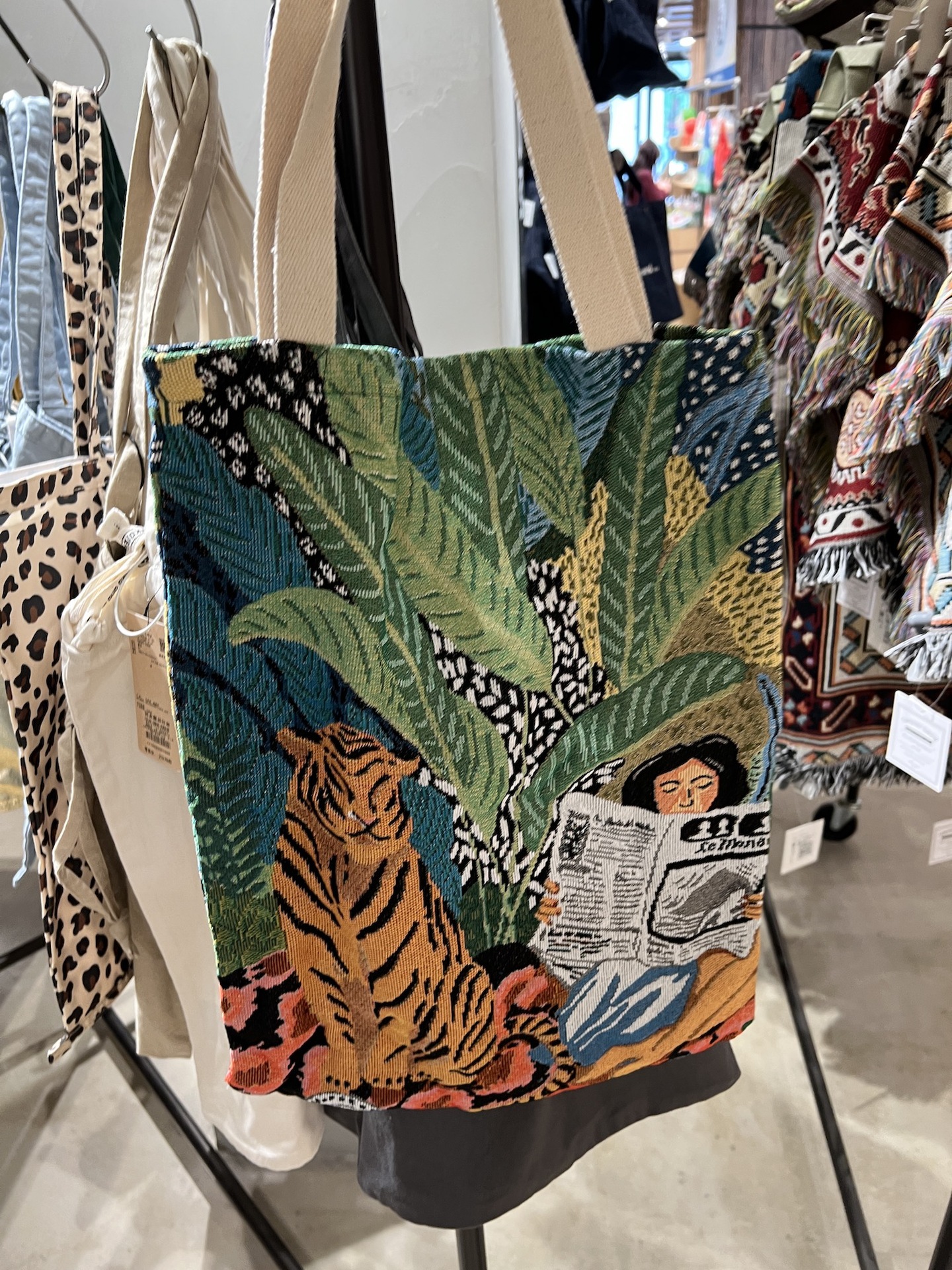 Cross-border canvas bag jacquard shopping bag tote bag European, American and Korean literary and artistic creative bag 35*45cm