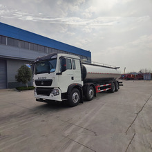 HOWO20吨牛奶运输罐车 液压凹面成型 实现内部鲜奶的行车自搅拌