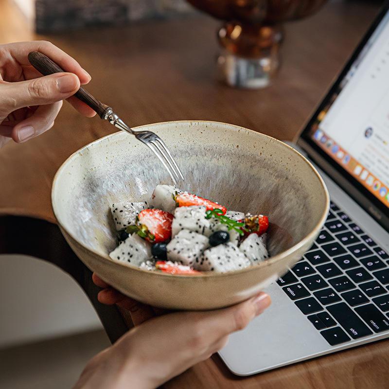 Yihe super hermoso tazón de ensalada irregular tazón de restaurante de alta calidad tazón de cerámica característica tazón de macarrón Douga exportación transfronteriza