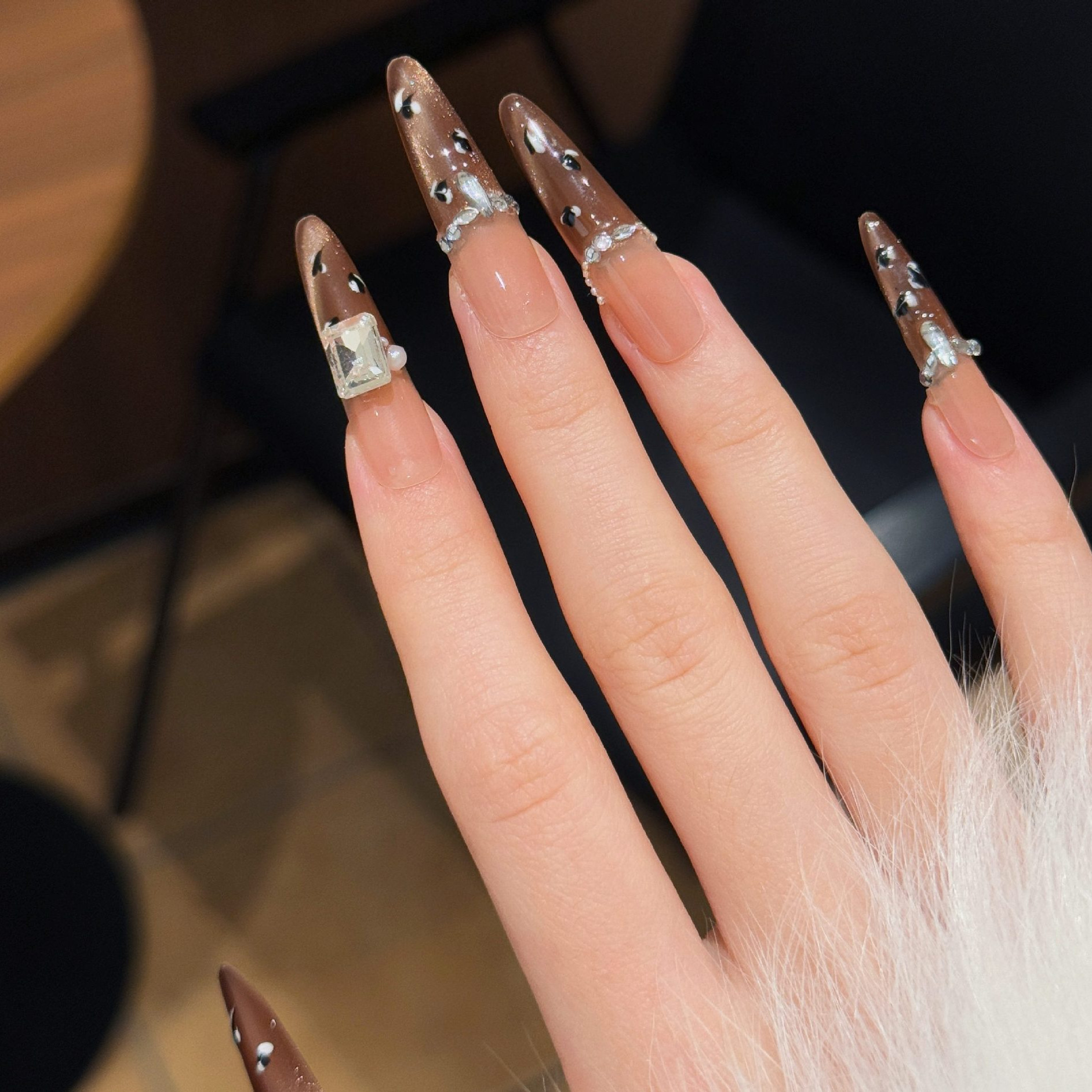 Otoño y invierno desgaste de uñas hechas a mano de nuevo parche de uñas de alta calidad, piezas de uñas falsas, productos terminados de perros delgados, tipo de desgaste largo