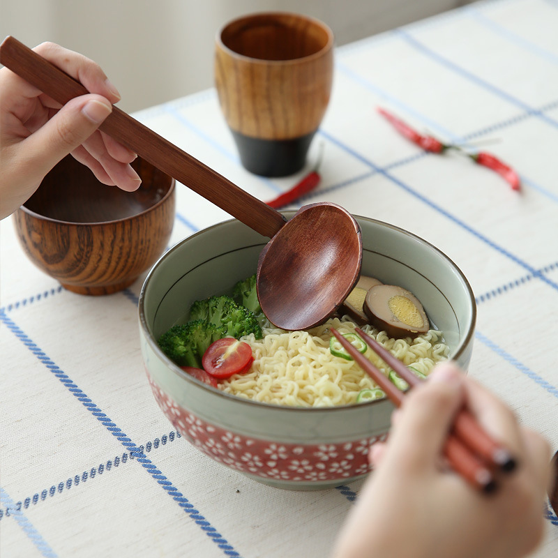 Daxin transfronteriza Venta caliente cuchara de ramen japonés tortuga cuchara de sopa de uñas colador sabor de madera ramen cuchara olla caliente cuchara con letras
