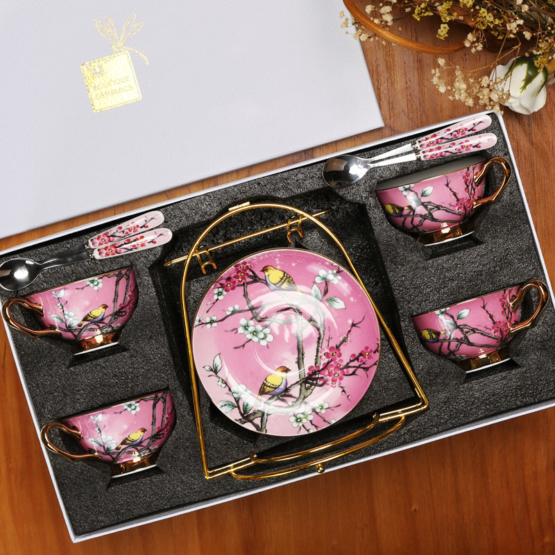 Luz de estilo europeo de lujo hueso China taza de café y platillo traje británico té de la tarde juego de gama alta exquisita novias regalo