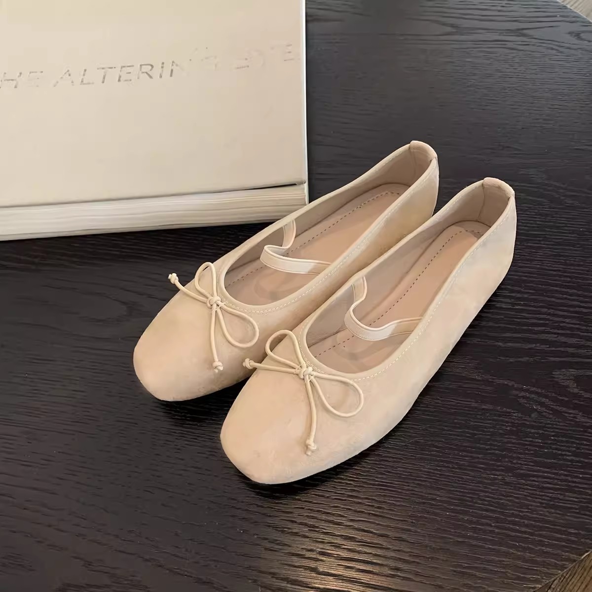 Versión de piel de oveja ~ Grava Madre con el mismo ballet elástico con una palabra con zapatos de arco plano poco profundo
