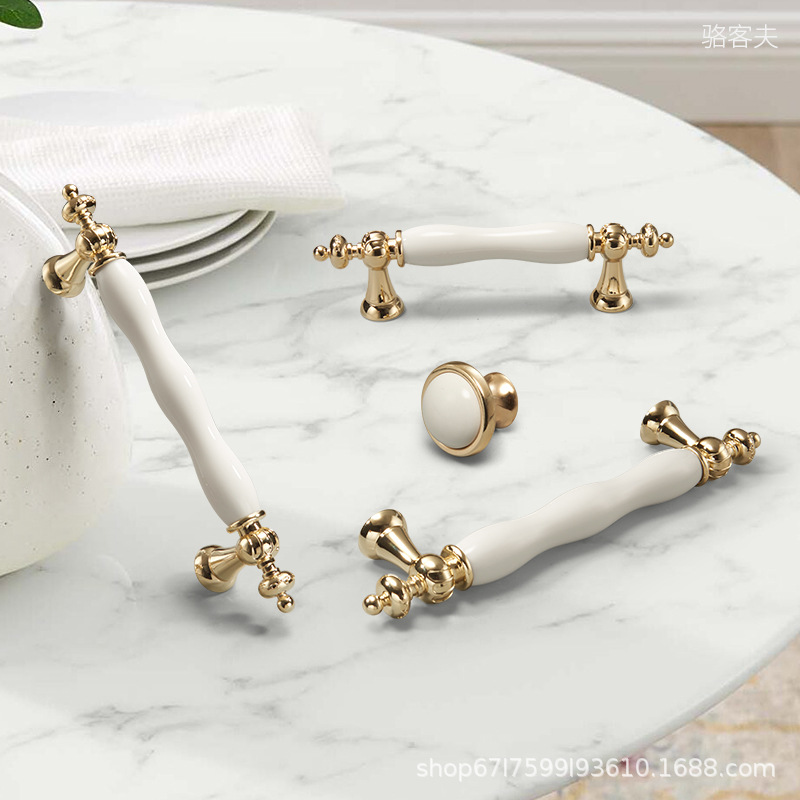Ручка керамическая Luokefu одно отверстие золото-белая