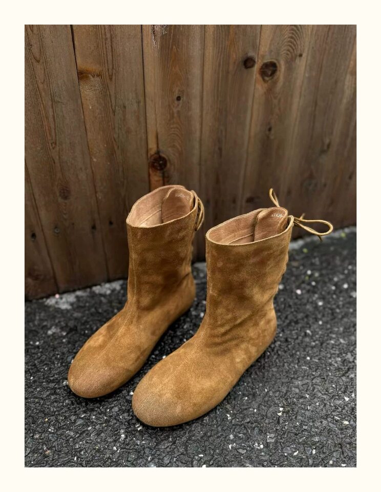 Bốt nữ cổ thấp mũi tròn da lộn quai hậu đế bằng — Màu cà phê, Màu kaki chi tiết 7