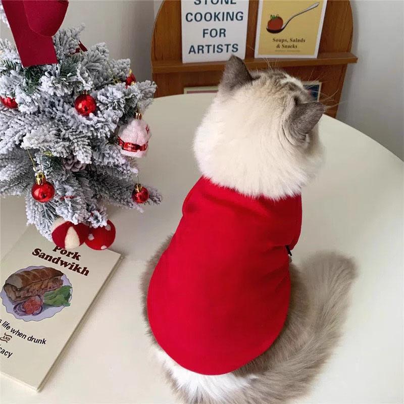 Ropa de felino de peluche otoño y invierno mascotas de Navidad de dos patas suéter gato azul gato muñecas de tela corta gato anti-pillo gatito gatito