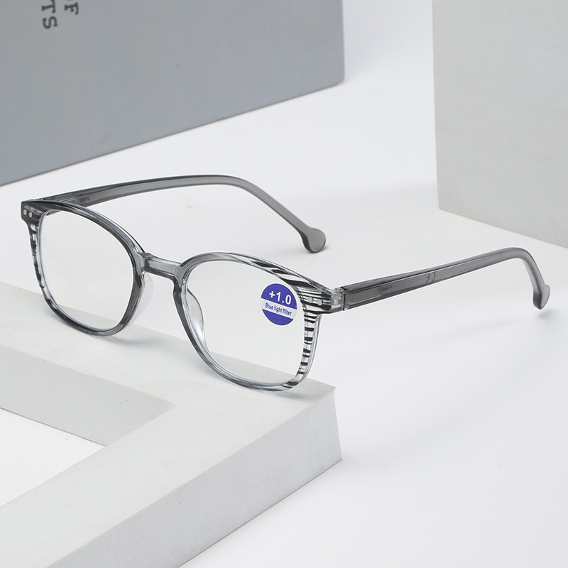 2420 新しいトレンディなファッションメガネスプリングレッグ高精細老眼メガネ男性と女性の抗青色光老眼鏡卸売