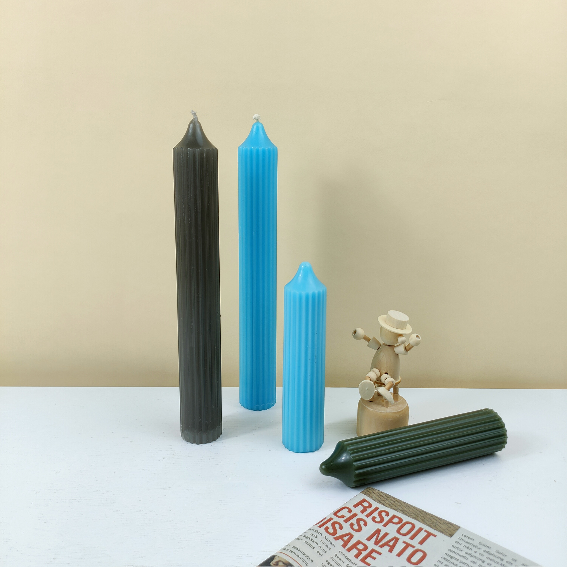 Xiongwei rack de una sola pieza Iglesia superior de alta suavidad fácil de desmoldeo multi-tamaño hecho a mano DIY molde de vela de plástico