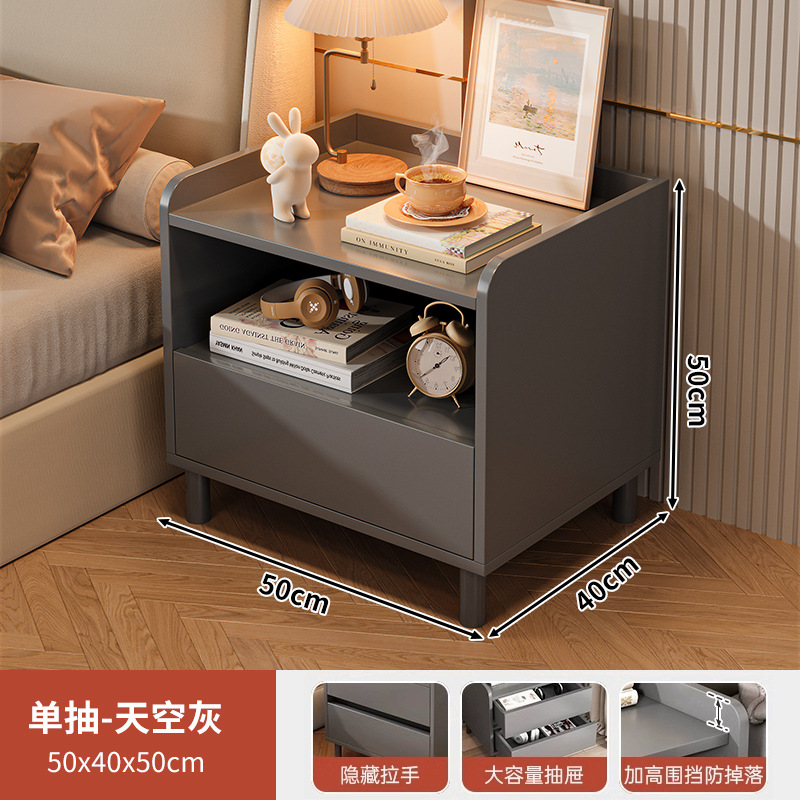 Mesa de cabecera italiana simple y lujosa moderna y alta sensación de estante de almacenamiento simple y de gran capacidad gabinete de almacenamiento de dormitorio