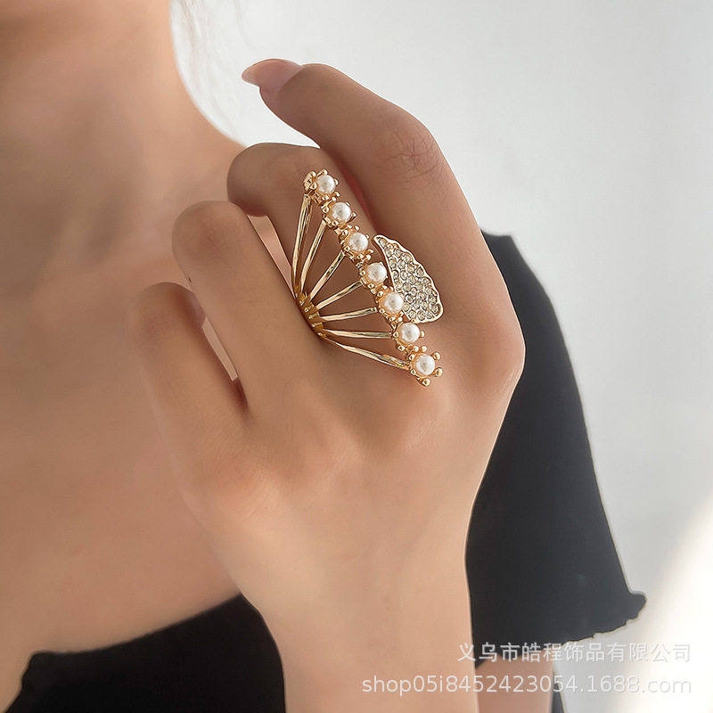 Fashionable retro creative design elegant geometric ring pearl