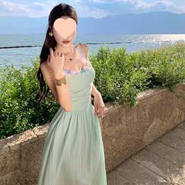 海边度假露背连衣裙女夏季薄荷曼波绿色钓系约会吊带长裙图片色