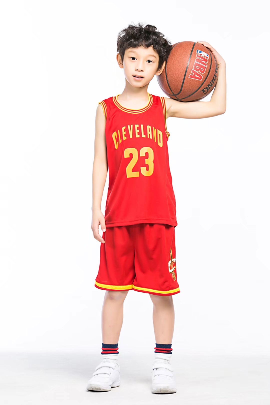 儿童篮球服运动套装骑士詹姆斯训练服批发六一幼儿园中小学表演服-阿里巴巴