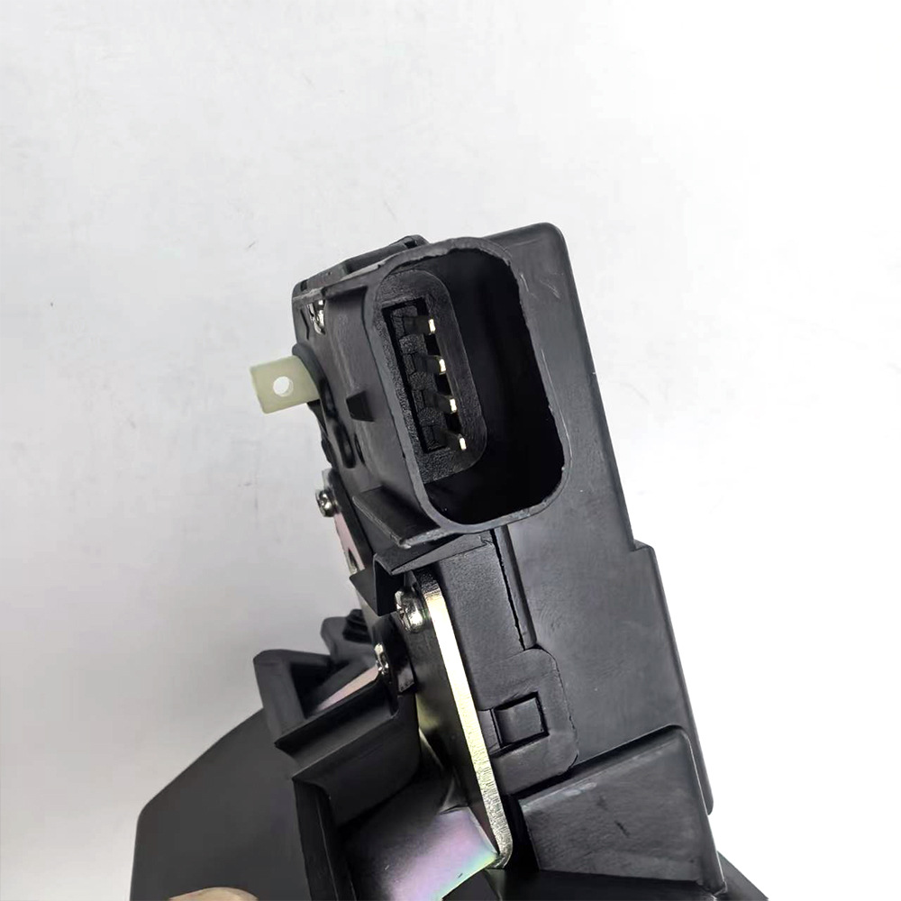 81230-3Z000 is suitable for Hyundai Santa Fe Kia Sedona tailgate lock holder 812303Z000