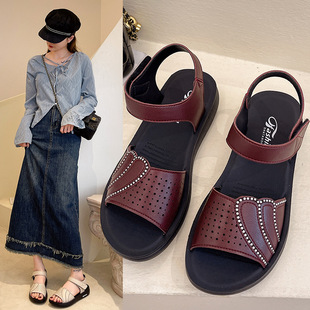 Genuine Leather Mother Sandals Summer Women's Wide Foot Breathable Soft Sole Non-slip Flat Shoes for Middle-aged and Elderly Comfortable Large Size