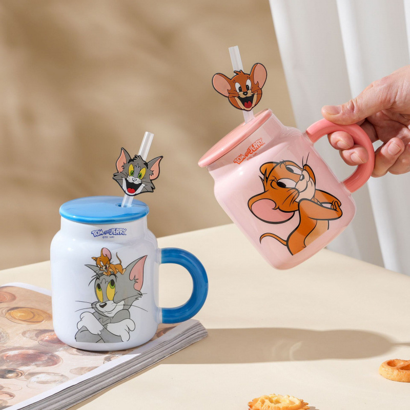 Gatos y ratones de dibujos animados tazas de color exquisita oficina en el hogar regalo de mano fábrica taza de cerámica venta directa