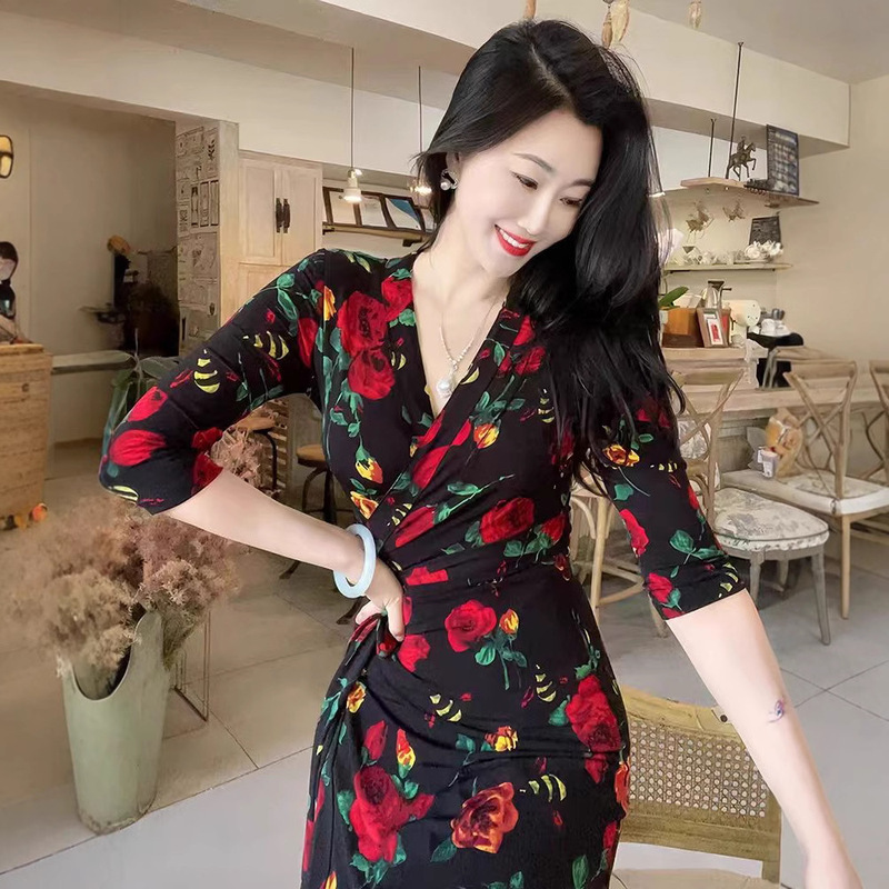 French Retro Red Rose Print Dress Elegant Slimming V-neck One-piece Strap dress Women's Dress French Retro Red Rose Print Dress Elegant Slimming V-neck One-piece Strap dress Women's Dress