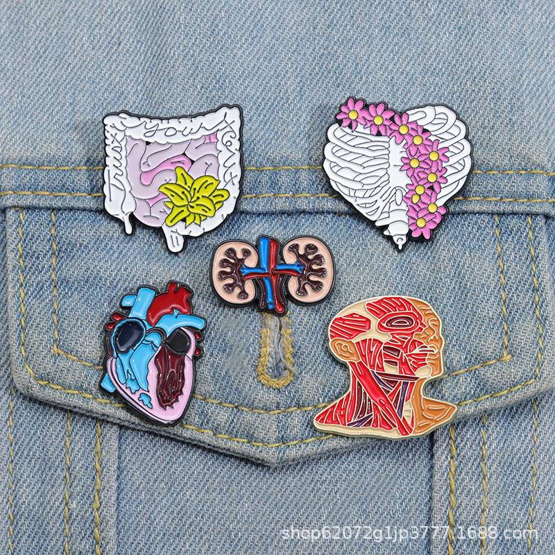 Casual, Daily Occasion Cartoon Style Pin Heart Skull Alloy Stoving Varnish Unisex Brooches