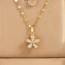 【铜微镶锆石】欧美360°旋转樱花五瓣花吊坠项链气质轻奢小众感
