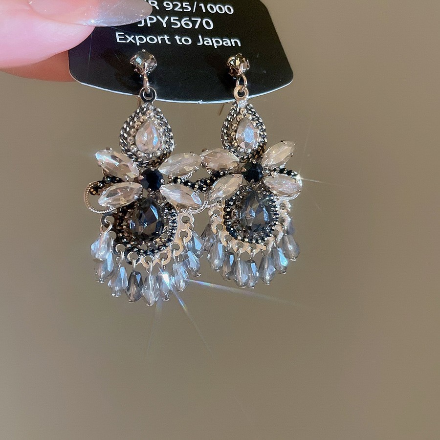 Aguja de plata con diamantes de cristal pendientes de bordilla estilo nacional pendientes de temperamento pequeño ligero lujo de alta calidad industria pesada exageración pendientes