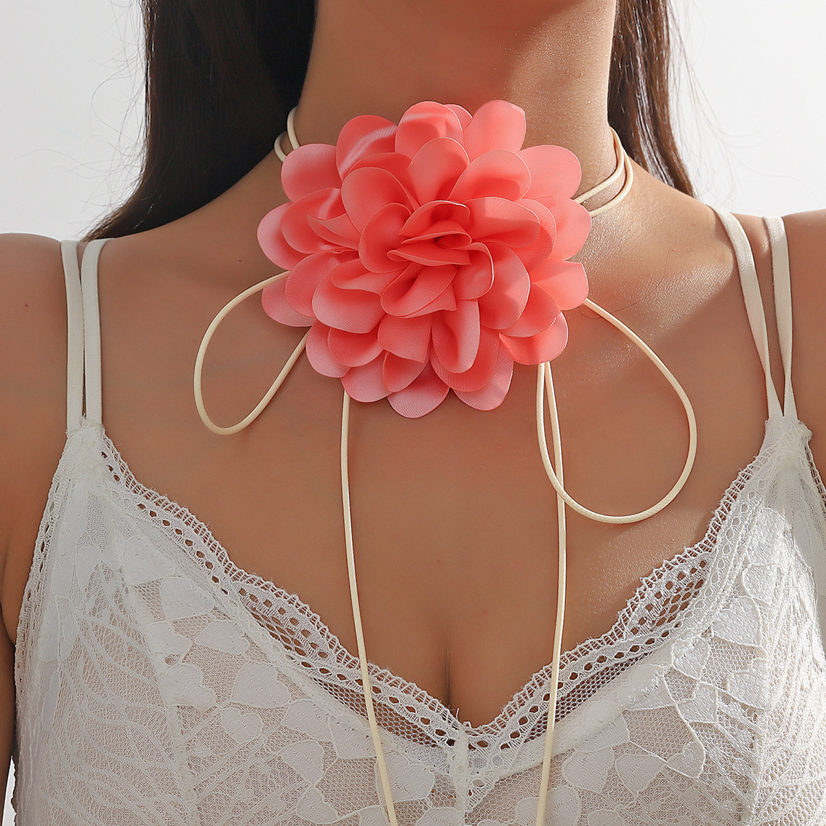 collana di fiori fantasma in vendita calda collana di rose in tessuto con fiori in pizzo collana di fiori_voghion.com