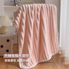 新商品の高品質キャンデーの条を厚くした珊瑚のベルベットのバスタオルは柔らかくて速く乾いています。