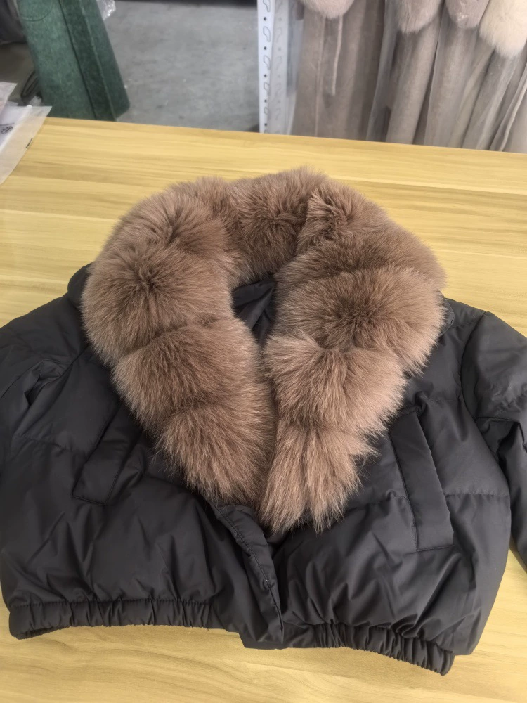Пуховик Velvet Duck-Down зимний, короткий пуховик с крупным Faux-Fur воротником, размеры S–M