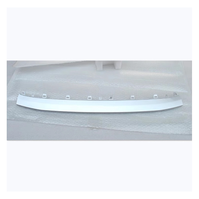 Applicable to 15-17 Audi A8LS8 front lip front bumper guard silver trim black chin front deflector