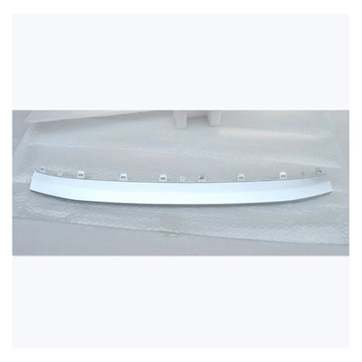Applicable to 15-17 Audi A8LS8 front lip front bumper guard silver trim black chin front deflector (Spoiler) - 14-17a8-s8-anterior-lip-silver