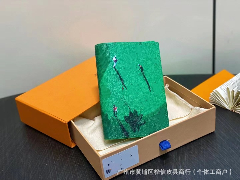 L家限量新款零钱多功能包简约皮质超薄精致通用印花卡位收纳护照|undefined