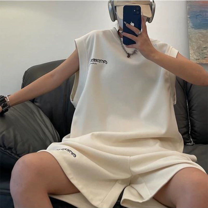 Vest sleevless, summer trend set for students, Korean style