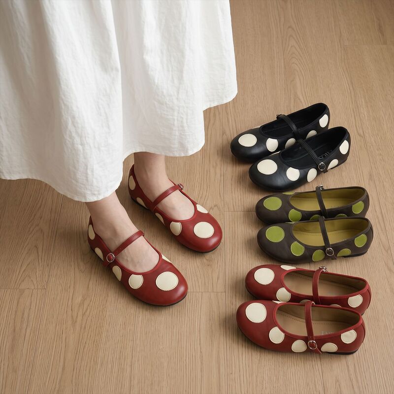 Korean-style polka dot Mary Jane shoes for women, retro flat single-strap shoes, versatile casual commuter women's shoes, available in physical stores Korean-style polka dot Mary Jane shoes for women, retro flat single-strap shoes, versatile casual commuter women's shoes, available in physical stores
