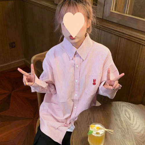 Sweet embroidered pink high-grade striped shirt, suitable for petite and loose fit, shows length, versatile long-sleeved shirt, can be worn outside as a cardigan