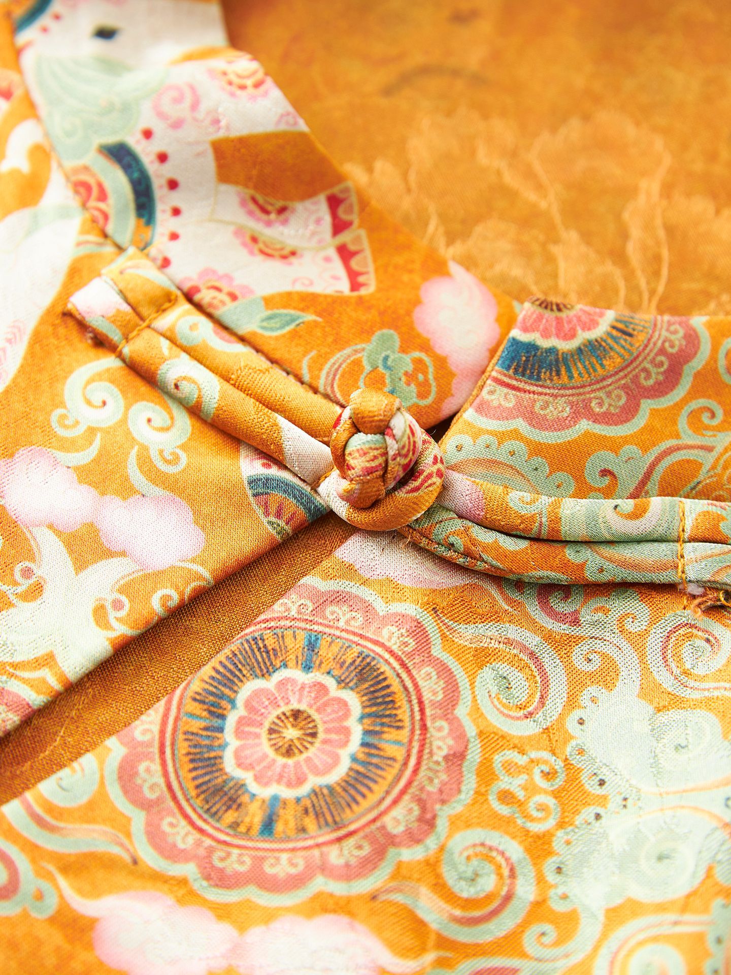 Áo vest cổ điển nữ phong cách Trung Hoa mới, chất liệu tơ tằm họa tiết voi nhỏ jacquard — Màu cam voi
