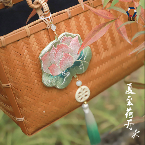 [Qian Li] Dragon Boat Festival Sachet Embroidery Pendant Lotus Forbidden Walk Halter Sachet Hanfu Purse Accessories Wholesale