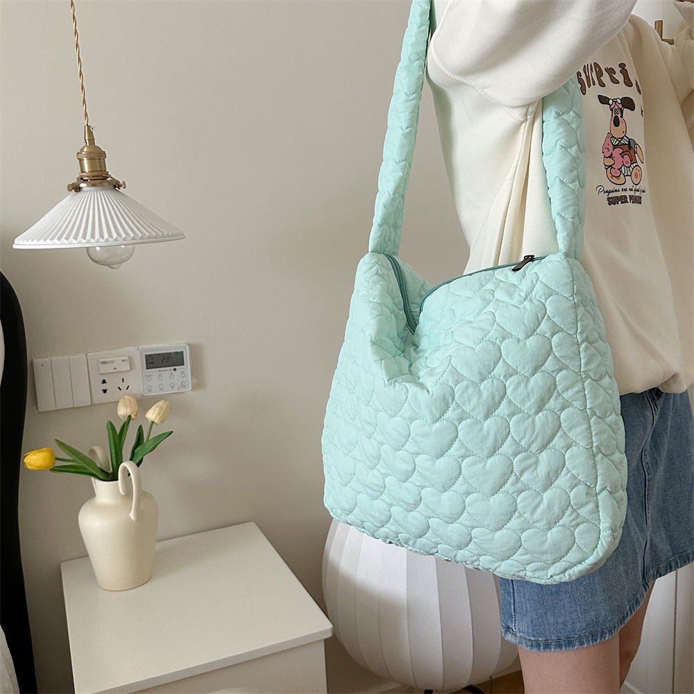 39131 Japanese quilted heart-shaped cotton tote travel bag Crossbody bag for women, large-capacity single-shoulder crossbody canvas bag undefined