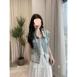 姐罗曼蒂克斜纹牛仔 可通勤可蕾丝拼接牛仔马甲女其他夏季通勤