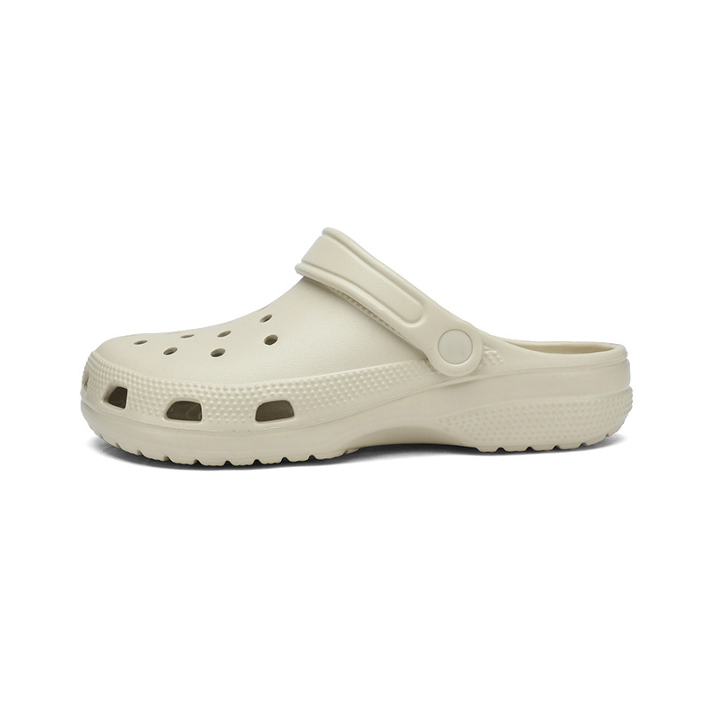 Pareja de zapatos con agujeros, nuevo estilo, zapatos de playa para ropa exterior, zapatos de verano para hombres, suela gruesa, aumento, sandalias deportivas antideslizantes, zapatillas para hombres