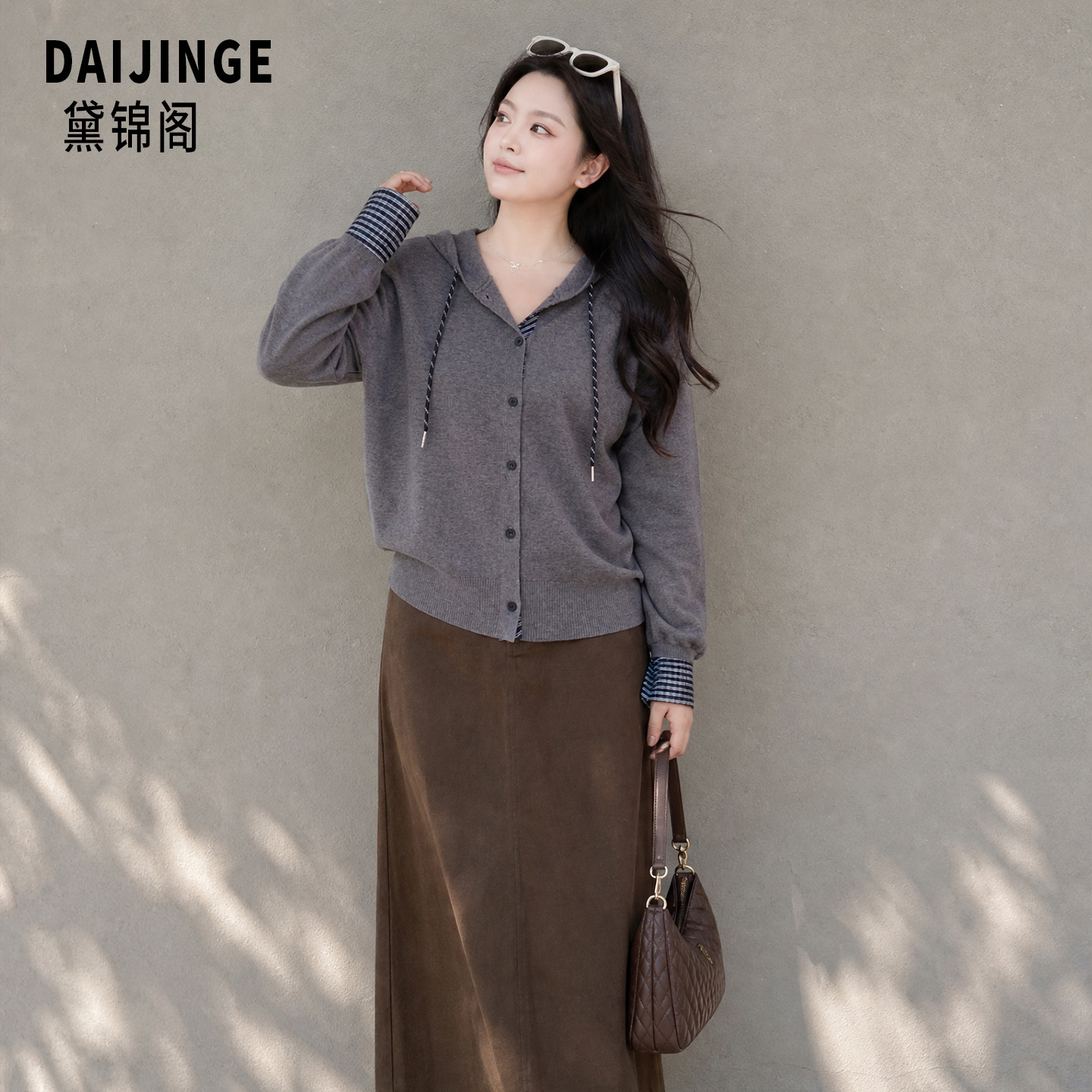 Korean-style 2026 autumn new collection: niche plaid-sleeve knit cardigan, plus-size hooded sweater, outerwear top 345419