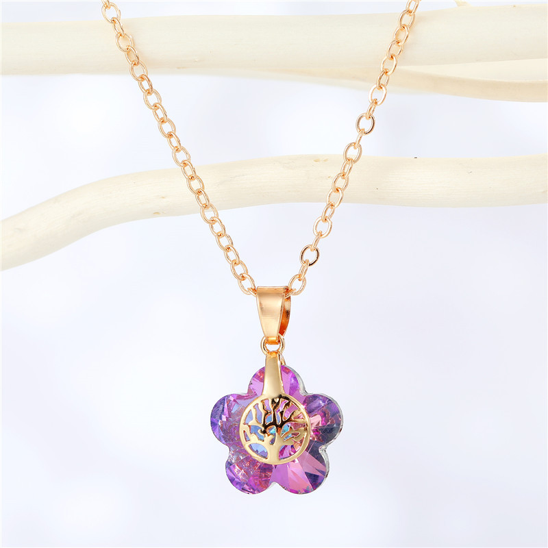 Europe And America Cross Border Ornament Fashion Flower Necklace Simple Geometric Pendant Multi-color Temperament Clavicle Chain Women display picture 3