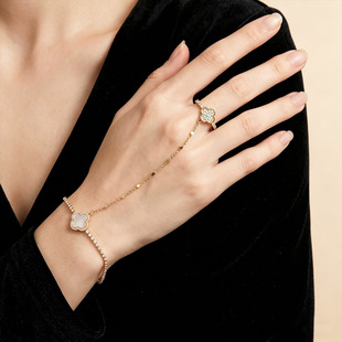 �羳�����U�Վ׺��ֱ�朽�ָһ�w�r�����~�����Bָ���Bracele