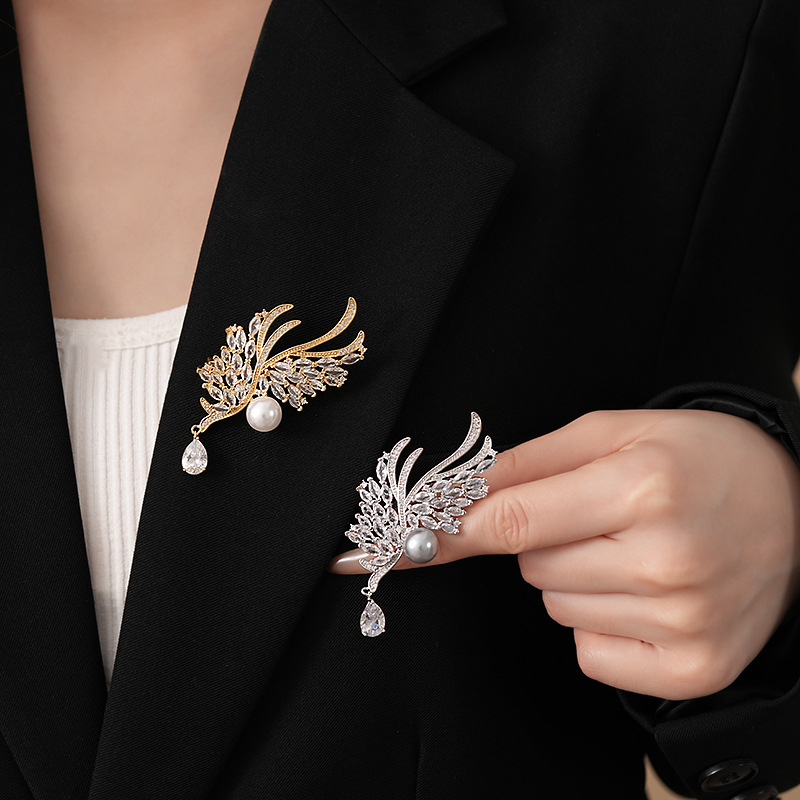 진짜 금 전기 도금 지르콘 깃털 물방울 중공 진주 브로치 프랑스 우아한 코르세이지 패션 하이 엔드 센스 가슴 장식