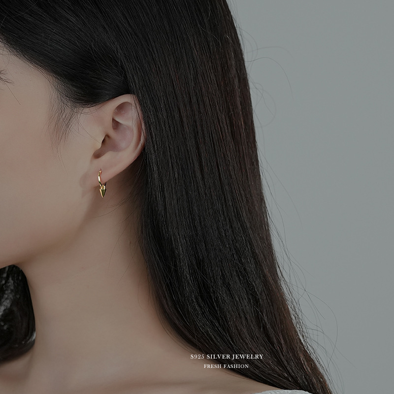 S argento puro conico per donna, versione coreana, personalizzato, di nicchia, lusso leggero, orecchini, semplici e di nicchia_voghion.com