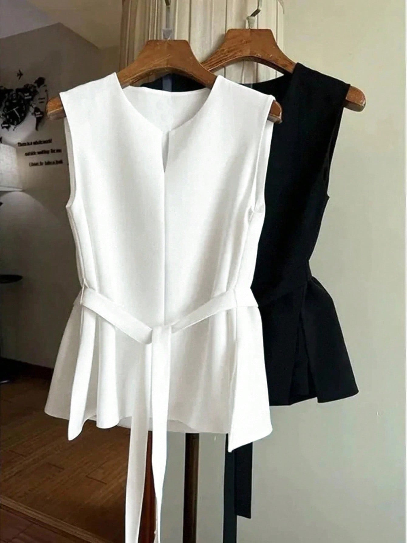Women's Clothing Solid Color Notched V Neck Sleeveless Shirt New Style Top In Stock_ecoleips.com