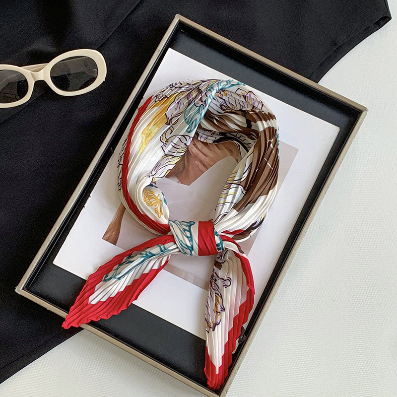 Pañuelo de seda plisado, sentido avanzado, nuevo anacardo, decoración de todo fósforo, bufanda profesional pequeña, bufanda de seda en forma de diamante personalizada, chal